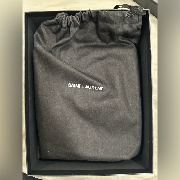 YSL CASSANDRA CHAIN WALLET IN GRAIN DE POUDRE EMBOSSED LEATHER NWOT - Picture 4 of 8